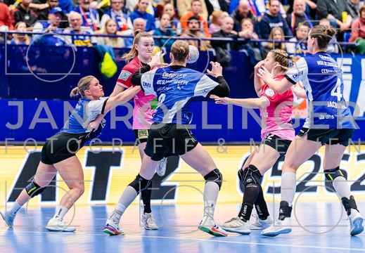 GER, HSG Blomberg-Lippe vs. SV Union Halle-Neustadt, Handball, 1. Bundesliga Frauen, 10. Spieltag, Spielzeit 2025/2026, 30.12.2025